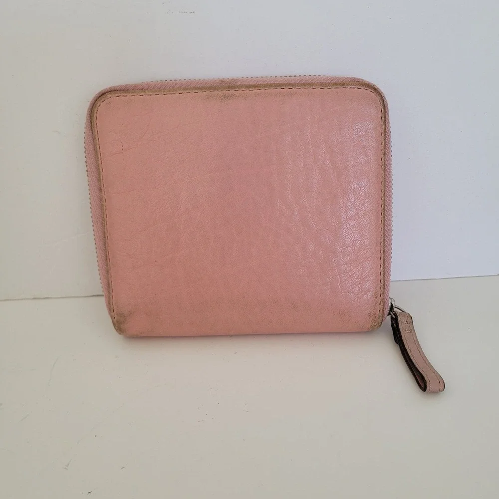 Coach Pink Pebbled Leather Small Zip Around Wallet Coin Pocket Medallion